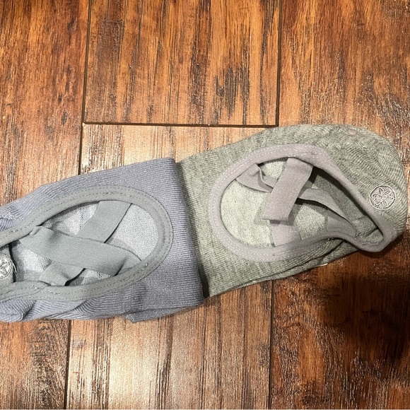 Pilates grip socks ( 2 pairs ) gray & blueish purple - Picture 3 of 3